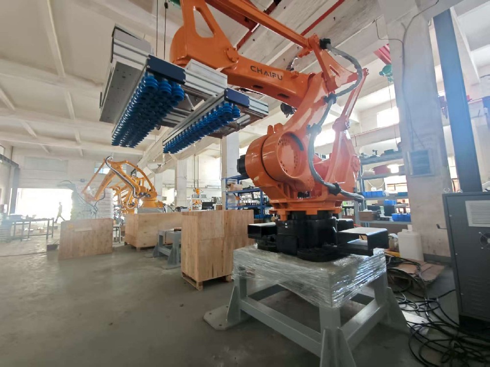 智能码垛机器人正迎来技术突破与场景革命，未来它将如何颠覆传统搬运？三大趋势抢先看！