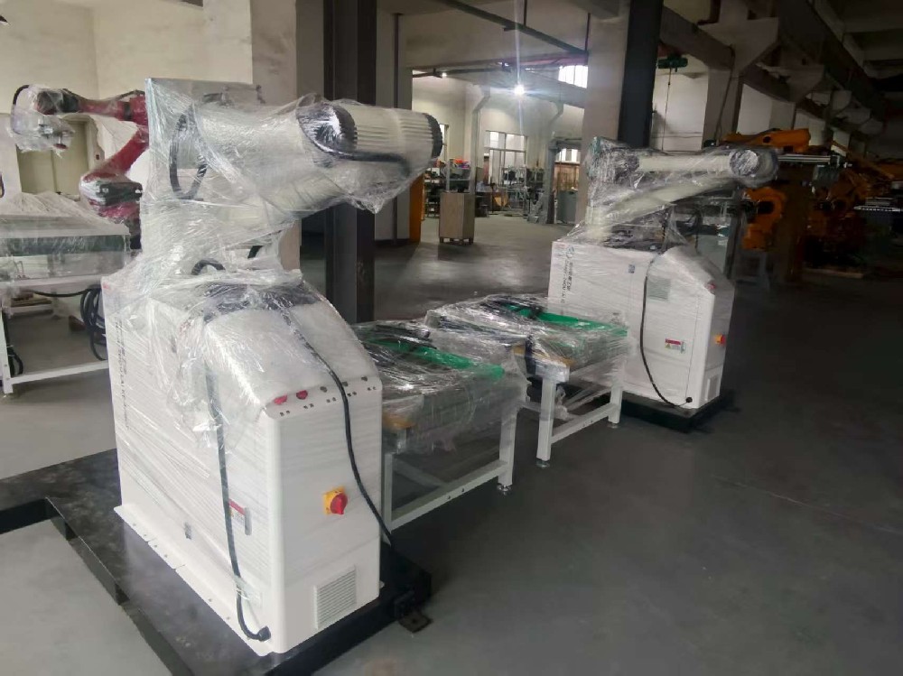 你知道吗？一台机器人能同时完成开箱和码垛，彻底颠覆传统包装流程！